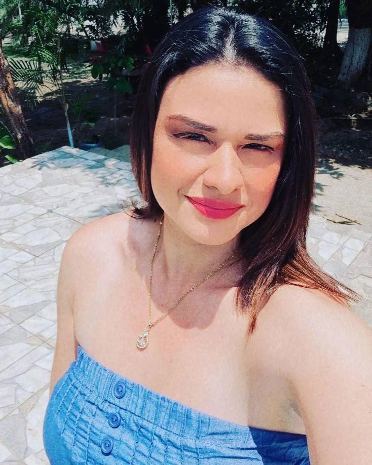 Claudia Torres: Periodista progreseña que también ha disfrutado del verano 2023.