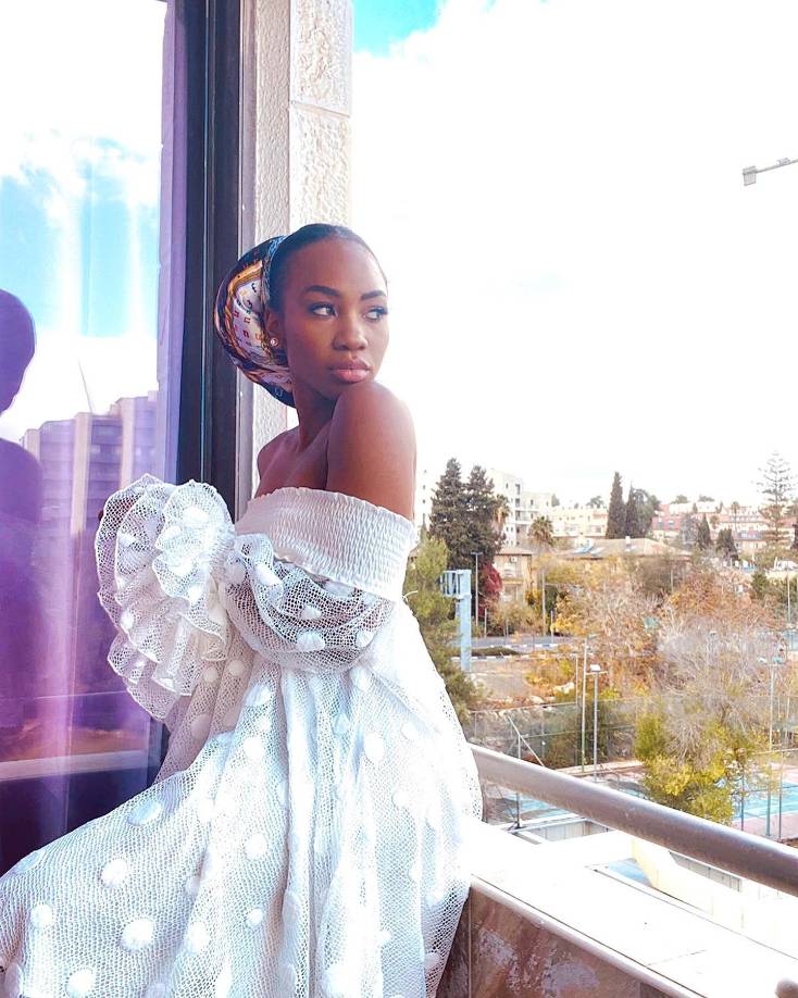 Delicada y etérea con este diseño blanco, también de Gracia Fashion.