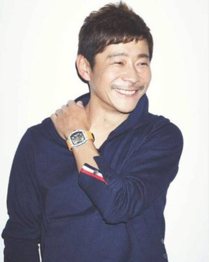 Maezawa tiene el honor de haberse convertido en 2017 en el propietario de un Basquiat valorado en 110,5 millones de dólares en una subasta que significó el precio más alto para un pintor estadounidense conseguido en una puja privada.<br/><br/>