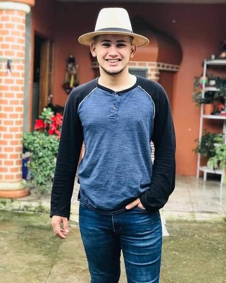 “Con un profundo dolor en mi alma lamento informar la muerte de mi amigo, mi primo, mi hermano, un joven humilde y cristian sanluiseño, Yordy Alejandro Muñoz Teruel”, señala una publicación de un medio local de San Luis, Santa Bárbara. 