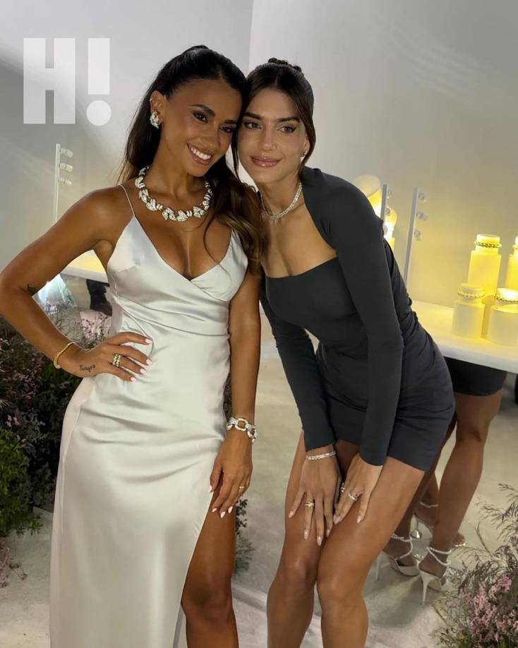 Antonela Roccuzzo junto a la modelo argentina Valentina Ferrer, novia del cantante J Balvin.