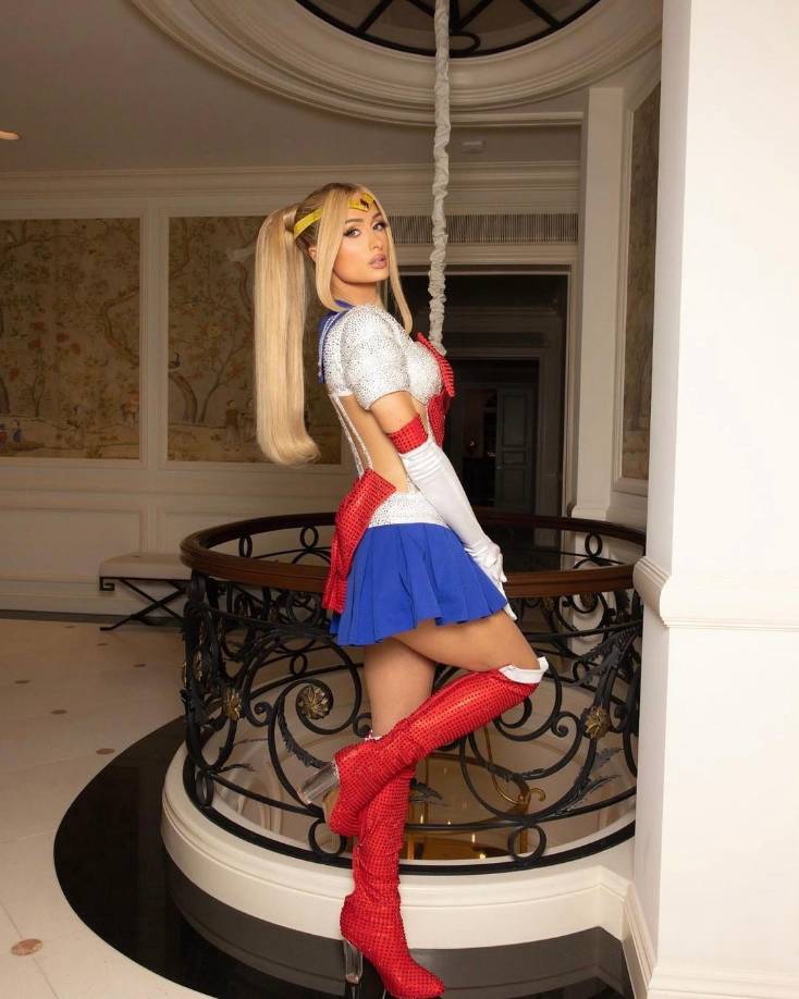 Paris Hilton sorprendió a todos al lucir como Sailor Moon, su personaje favorito de la infancia.