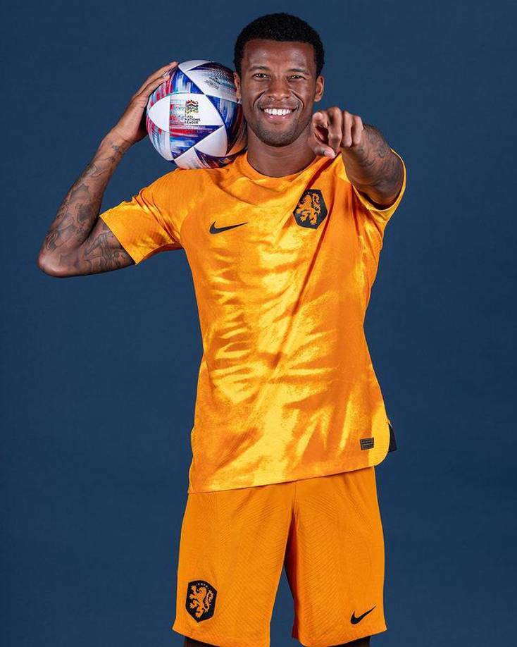 Georginio Wijnaldum: Regresó del préstamo en la Roma y el estratega le dijo que no contaba con él, ahora busca equipo.