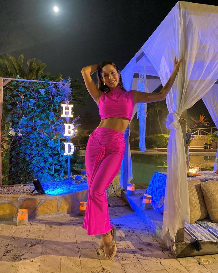 Más tarde, Carmen compartió algunas postales en las que se le puede ver festejando su natalicio. 