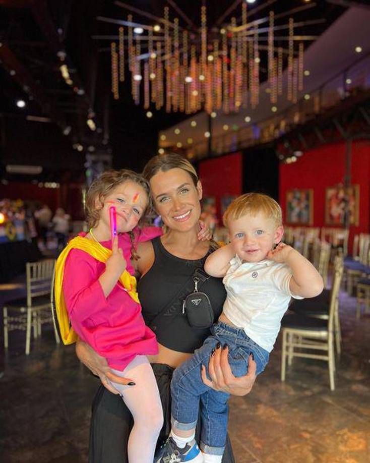 Camila también dijo que no quería que Tini volviera a acercarse a sus hijos. “Ya te dije. Que no se me cruce y que no se cruce con mis hijos. Nada más. Todavía no me conocés vos a mí. Te juro que no me conocés. Y tampoco conocés a la gente que me rodea. Así que cerrá bien el or**”, dice otro de los textos.