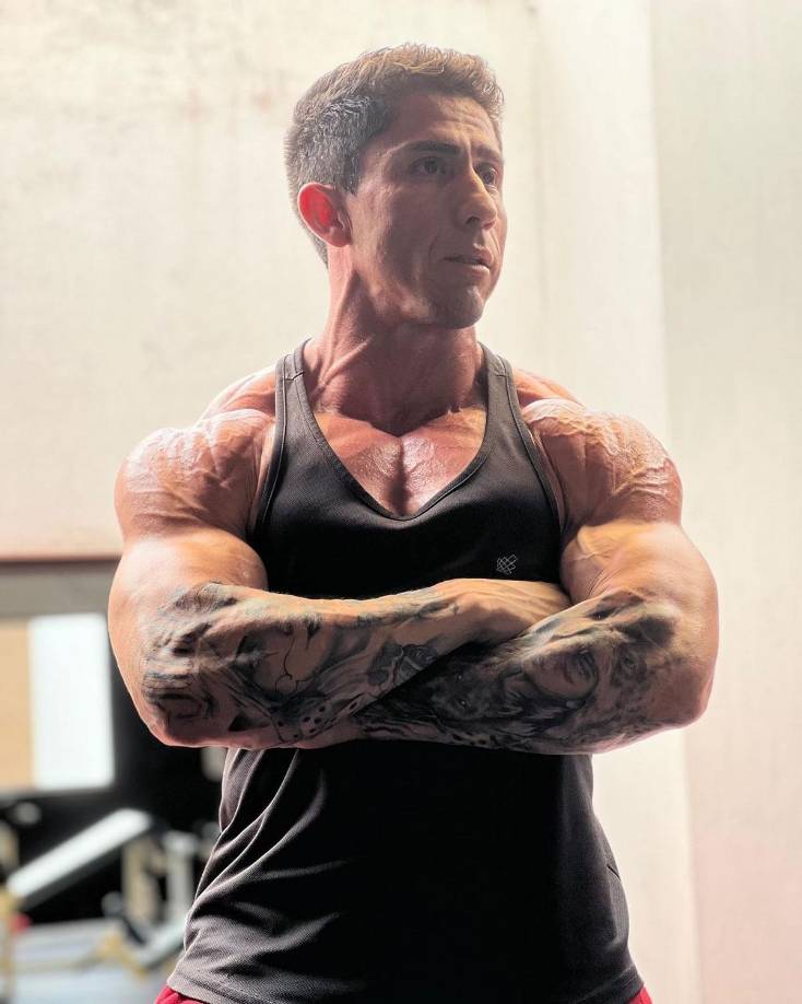 Uno de los implicados en el crimen de Christian Flores sacó una pistola y le disparó al culturista, luego ambos escaparon, informan diarios mexicanos.