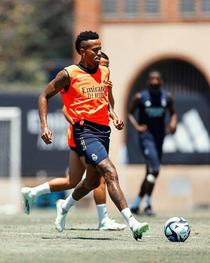 Defensa central: Militao acompañaría a Nacho en la zaga central.