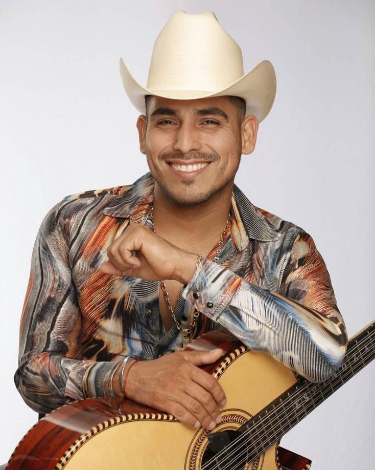 Al cantautor siempre le interesó la música tradicional porque nadie lo hacía. Siempre estuvo convencido de que es la que vence la barrera del tiempo y, aunque la gente, en un momento dejó de consumir ese estilo, fue fiel a sus creencias e ideas.