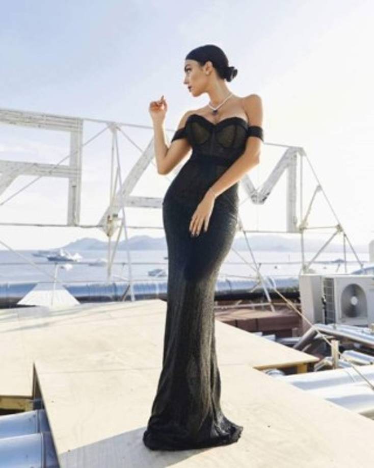 Georgina Rodríguez no desaprovechó la oportunidad para lucir su escultural figura.