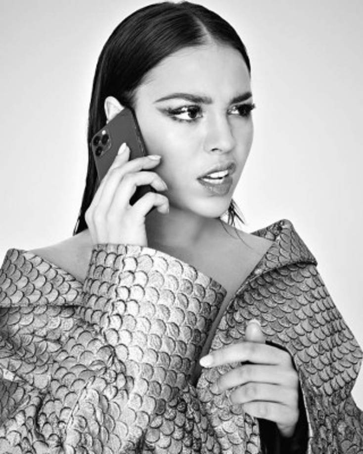 Danna dijo que no le importa que la critiquen por usar filtros en redes sociales ya que a ella le encantan y no los va a dejar de usar por los ataques que recibe.