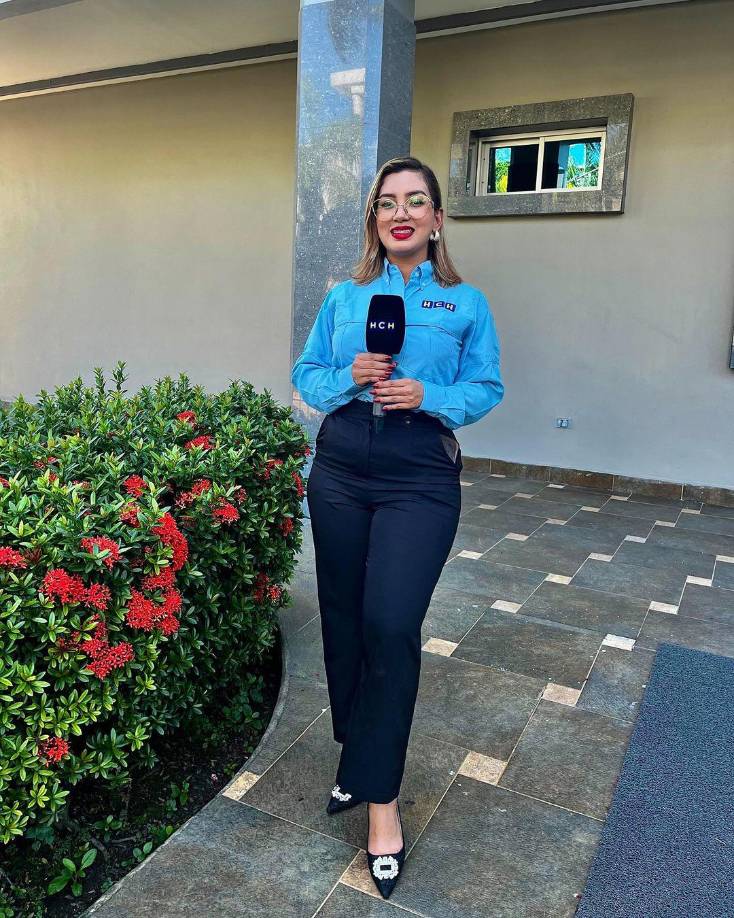 Esta fotografía ha subido a sus redes sociales, donde finalmente afirmó que ya es parte de la empresa con sede principal en Tegucigalpa, pero ella se desempeñará en San Pedro Sula y los alrededores. 