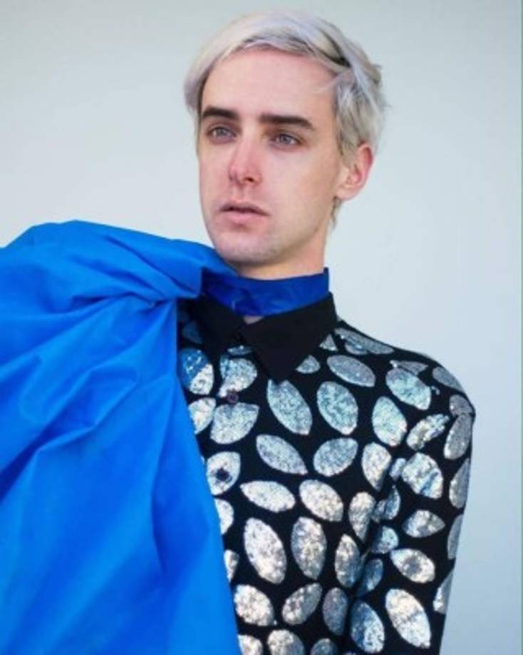 A Benito también se le atribuye la autoría de la célebre frase 'decir adiós es crecer', del álbum 'Ahí vamos', y es coautor de varias de las canciones de 'Fuerza natural', el último disco de Gustavo Cerati.