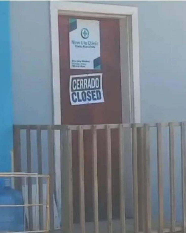 De acuerdo con personas que la conocen, ella es sordomuda.