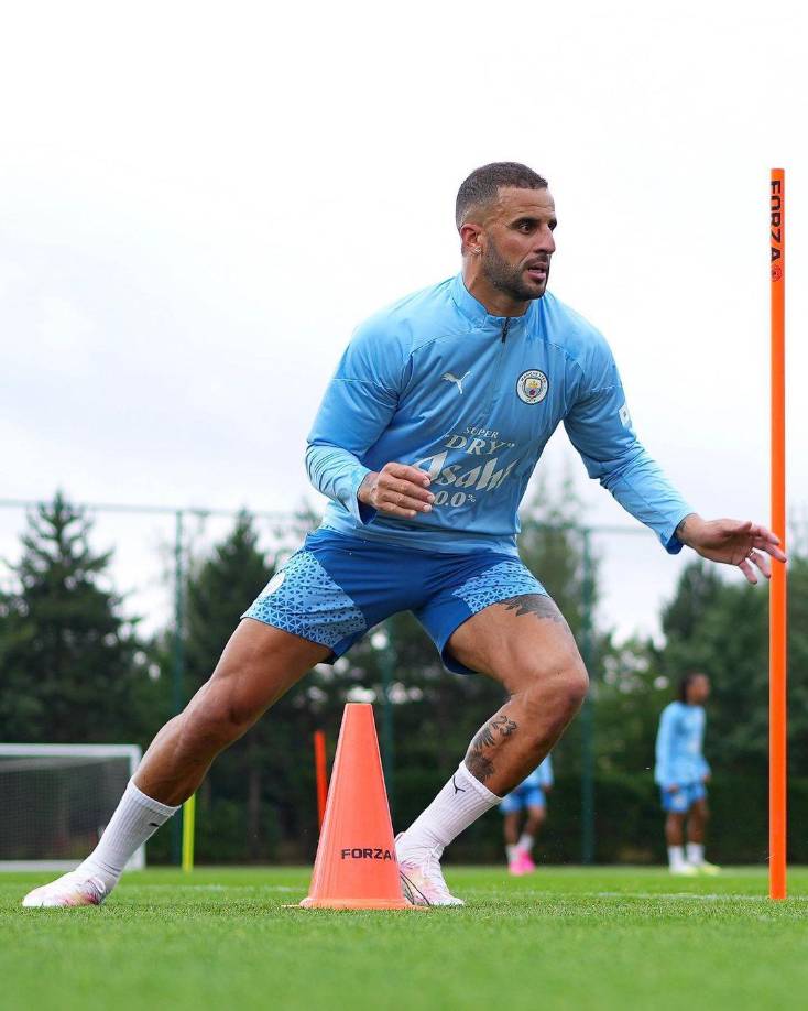 Y se sinceró: “Cuando estaba lidiando con todo esto, todavía podía jugar al fútbol. Mi mamá, mi papá y mis amigos me han preguntado: ‘¿Cómo?’. Pero fue mi liberación. Fueron 90 minutos, 100 minutos, dos horas si quieres llamarlo así, donde no tuve que mirar ese teléfono ni escuchar las demandas de cierta persona. He hecho todo lo posible para mantener esto en secreto, pero no porque esté avergonzado”.