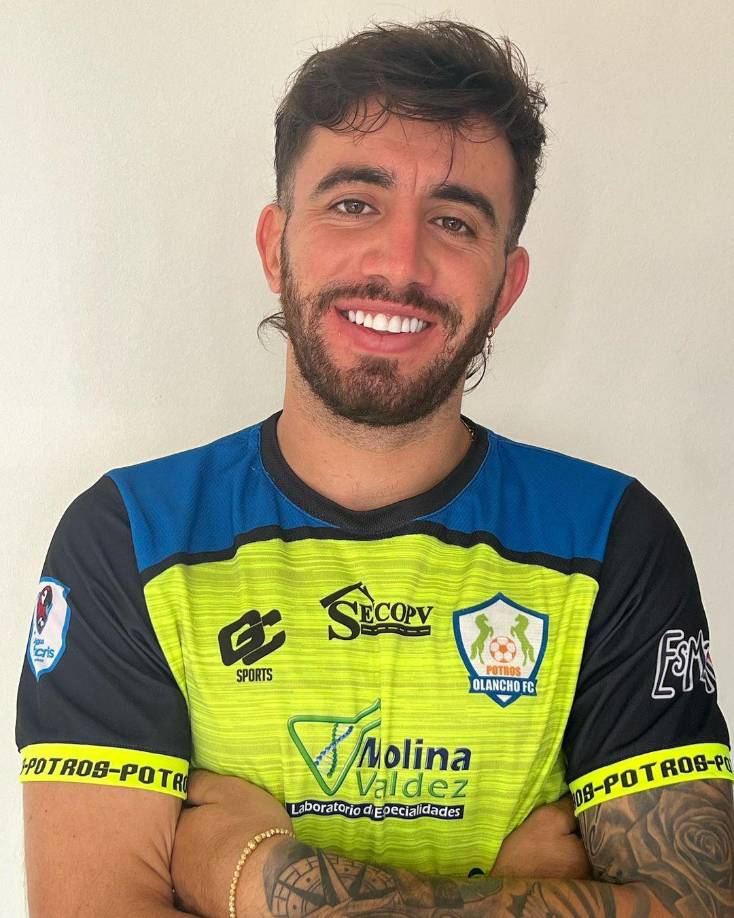 Se conoció que Motagua sí lo tiene como primera opción, pero tampoco se van a quedar esperando que tome una decisión. Los azules le ofrecieron 10 mil dólares exactos al atacante argentino, oferta que el agente del sudamericano rechazó.