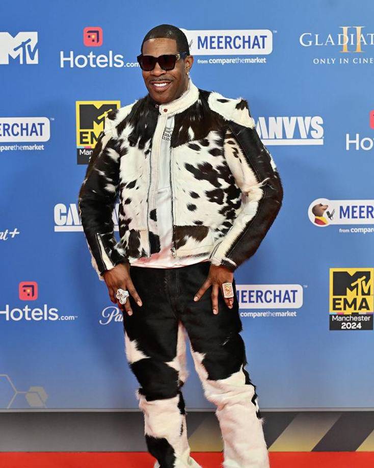 Considerado uno de los raperos más influyentes a nivel mundial, con doce nominaciones a los premios Grammy, siete entradas en el Top 10 de Billboard y más de diez millones de álbumes vendidos, Rhymes aseguró que se sentía “muy honrado y agradecido” de añadir este galardón a su palmarés.