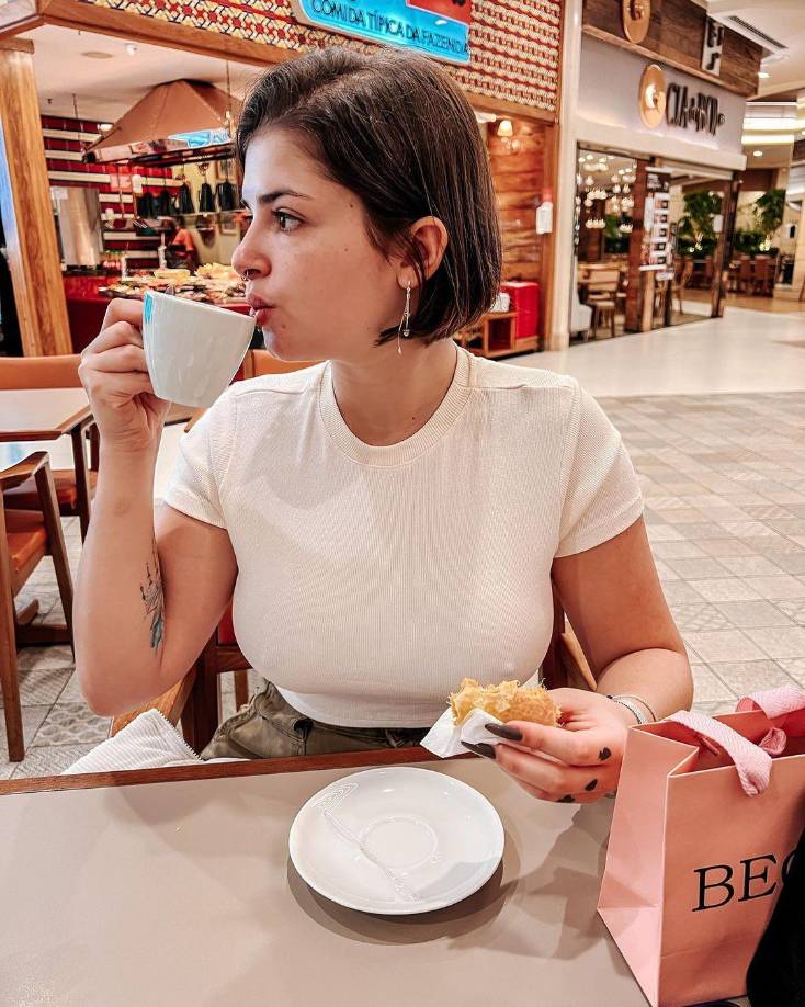 Lo cierto es que la modelo fue víctima de una estafa, que compartió con sus seguidores en las redes sociales.