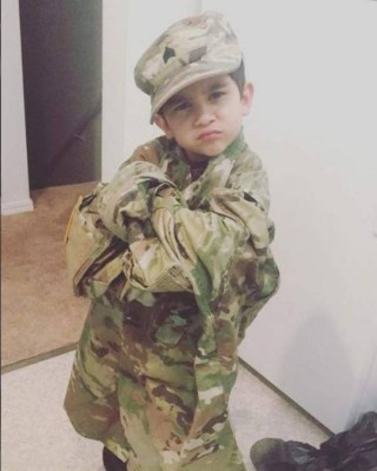 Tariq Cruz, es el nombre del niño que deja la modelo y a quien le expresaba su amor a través de las redes sociales, especialmente en Instagram.