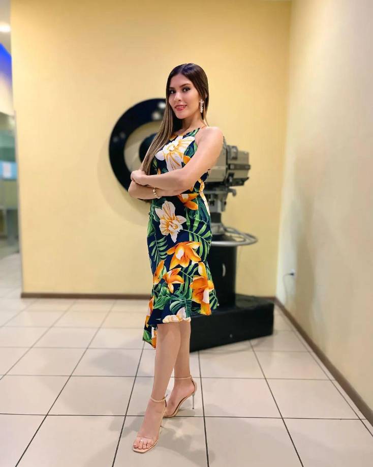 Olga dedica tiempo al entrenamiento físico, clases de pasarela y desarrollo de habilidades en comunicación como parte de la preparación para el certamen, ya que la disciplina y la constancia son claves para el éxito.