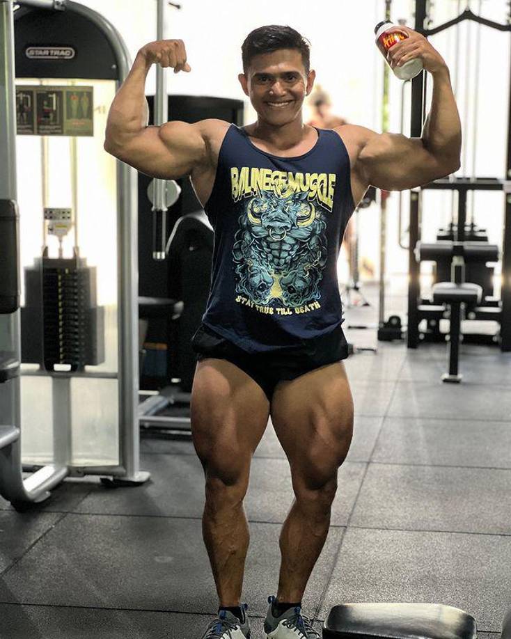 Uno de los asistentes declaró que Justyn intentó desarrollar una sentadilla con peso, pero el esfuerzo comenzó a preocupar a varios alrededor, pues se escuchaba cómo ‘gruñía’ por la dificultad.