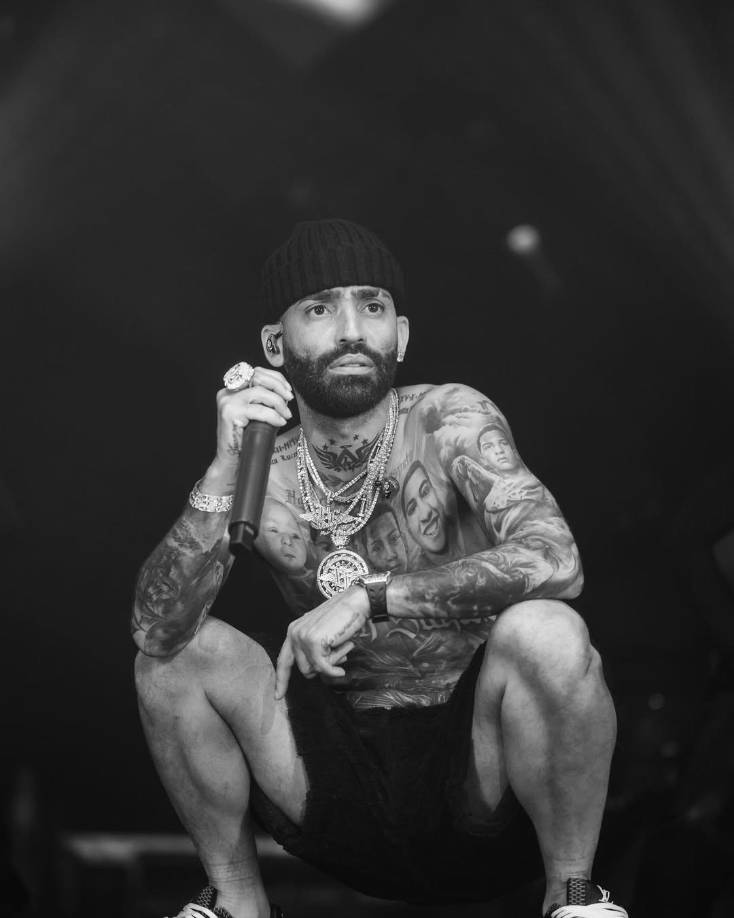 Por otro lado, el controversial reguetonero también confesó que ahora solo pasa realizando compras para el bebé: “ Mi cuenta de Amazon es de él (su nieto), ya yo no compro nada en Amazon para mi, el algoritmo mío ahora solo son cosas de bebés, hasta el contenido que me sale en Instagram solo son cosas de bebé”, dijo.