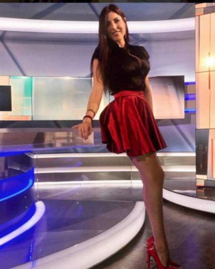 Se desempeña como modelo y periodista en radio y televisión en Italia.