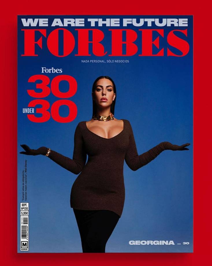 Georgina Rodríguez apareció recientemente en la portada de la revista ‘Forbes’ en su edición española, donde la define a la pareja de Cristiano Ronaldo como: “Modelo, bailarina y la influencer más seguida de nuestro país con más de 62 millones de followers. Imagen que se ha visto reforzada tras la grabación de su propio reality: ‘Soy Georgina’, en Netflix”.