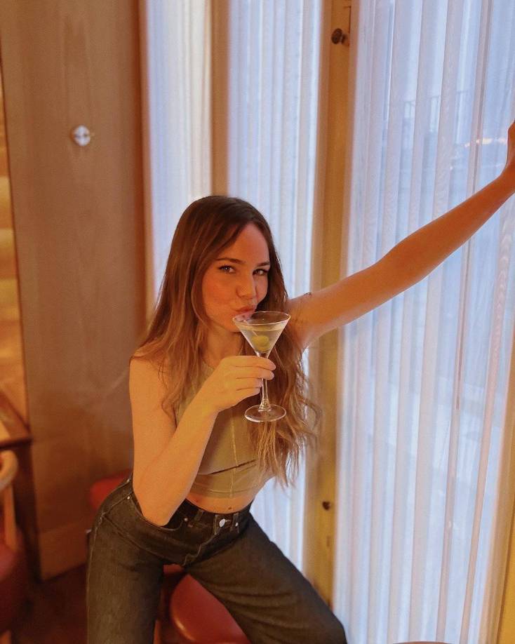 En sus mensajes, Camila también tuvo un gesto especial hacia sus amigos más cercanos y aquellos que estuvieron presentes durante los momentos más difíciles. <i><b>“Por siempre agradecidas con nuestros amores más cercanos que nos contuvieron y nos acompañaron cada uno de esos dificilísimos días”</b></i>, agregó. La actriz destacó que, en tiempos de adversidad, es cuando se revela la verdadera esencia de las personas que nos rodean.