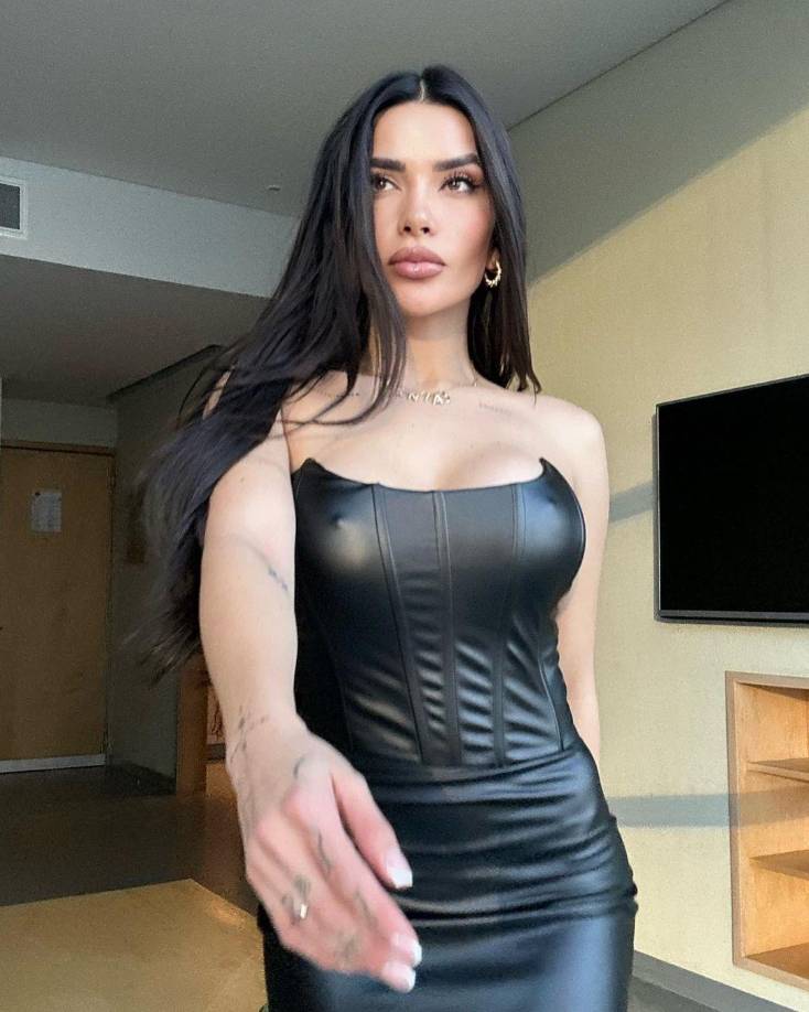 Agregó: “Estoy aquí, ya me cambiaron las prótesis después de diez años ya era justo y necesario. Yo tenía que aprovechar la anestesia”.