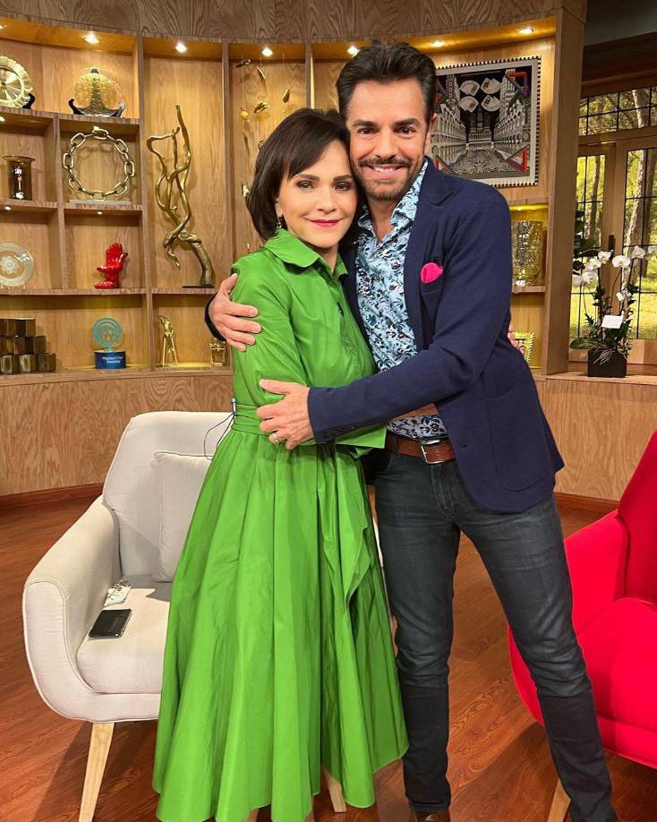 Eugenio Derbez se burló de ella en algunos capítulos de la Familia Peluche, donde la tachó de “vieja chismosa”.