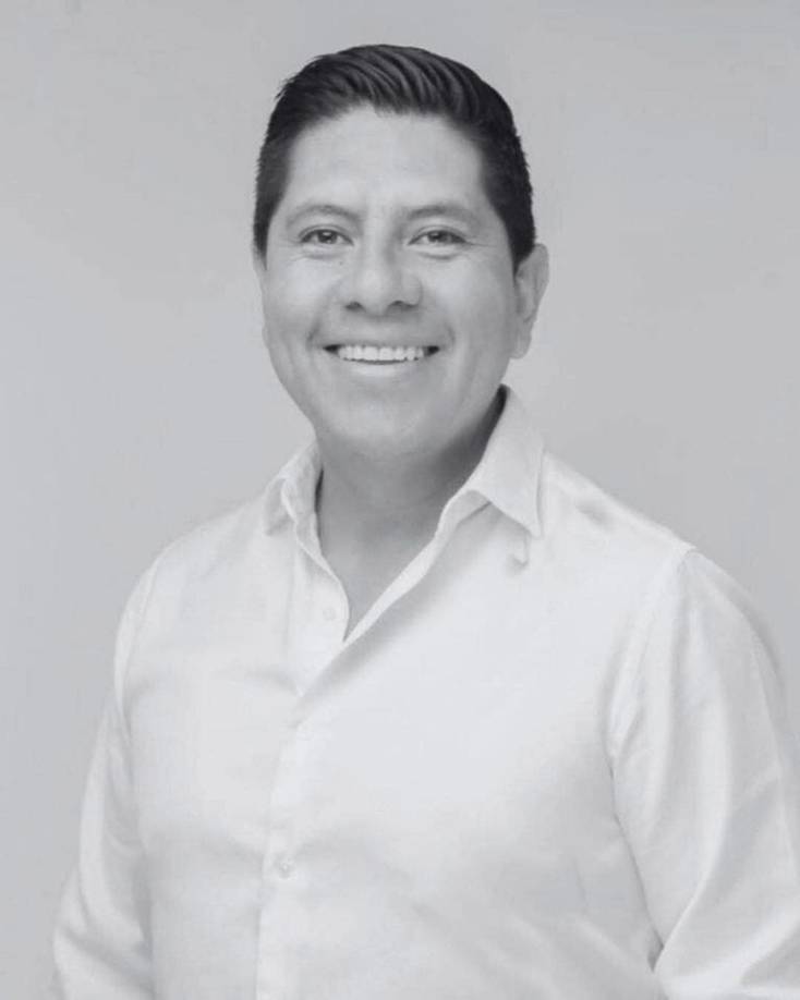 “Lamento profundamente el sensible fallecimiento de mi querido amigo Francisco Rojas; envío mis respetuosas condolencias y elevo mis oraciones para que porten el consuelo necesario a familiares y amigos”, escribió la funcionaria.