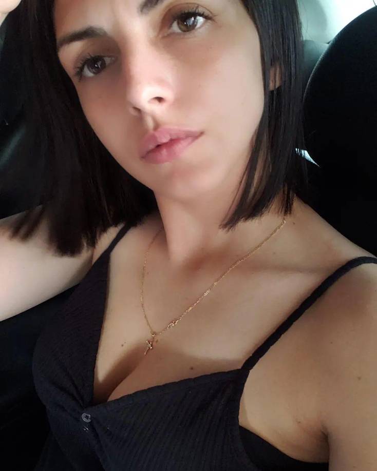 El Ministerio Público y la Policía continúan con las investigaciones para esclarecer los hechos, examinando varias hipótesis. Aunque Lizano ha sido puesta en libertad, el caso sigue bajo análisis para determinar el móvil y la identidad de los responsables del asesinato.