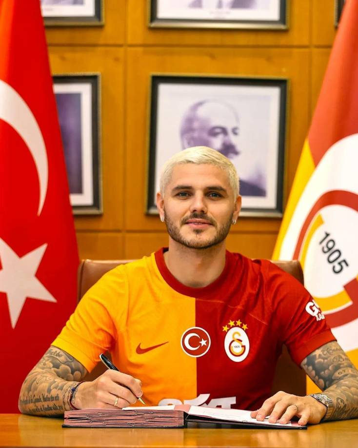 El futbolista argentino Mauro Icardi, que llegó el sábado a Estambul para firmar con el Galatasaray, donde ya jugó el año pasado, cedido por el PSG, cobrará 6 millones de euros netos por temporada durante los próximos tres años, ha confirmado este domingo el club turco.