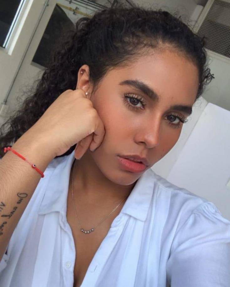 Familiares y amigos de la joven Luisa Fernanda García Villegas que desde había desaparecido protestaron en la Costera Miguel Alemán, en Acapulco, para exigir a la Fiscalía General de Guerrero su búsqueda y presentación con vida. 