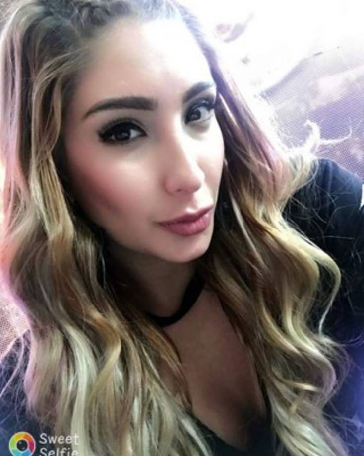 En las redes sociales se filtraron imágenes íntimas de Cindy Álvarez García, quien cuenta con una destacada carrera como modelo en Colombia.