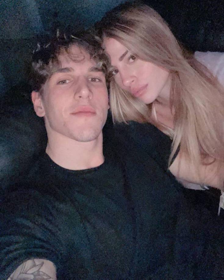 Tras muchas apariciones en público y seguimiento en las redes sociales, la relación se acabó en abril de 2021.