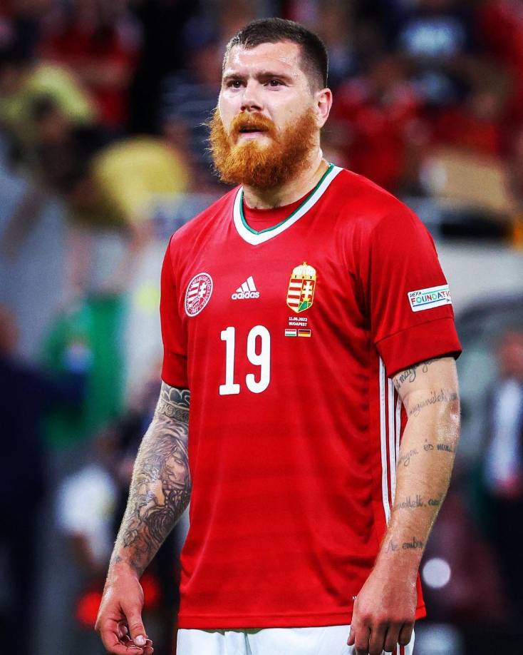 Apareció en rueda de prensa y narró cuáles fueron sus sensaciones después de sufrir en sus carnes la burla de un sector de crueles aficionados. 