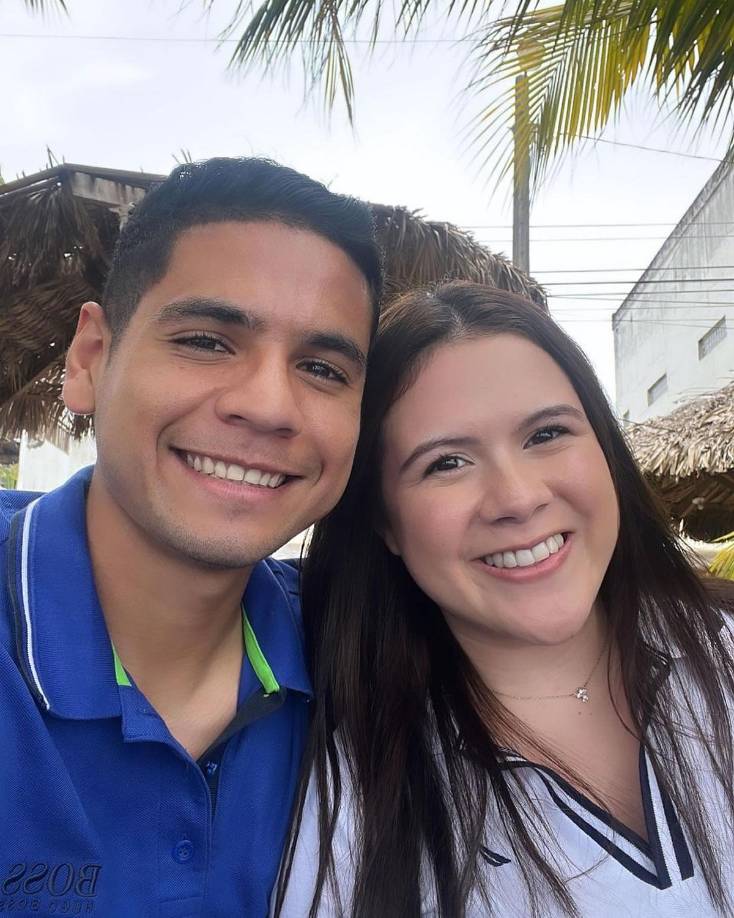 Carlos Pineda y Daniela Hernández tienen casi tres años de relación, “compartiendo un hermoso sentimiento que crece cada día más”, según dijo en una ocasión el futbolista.