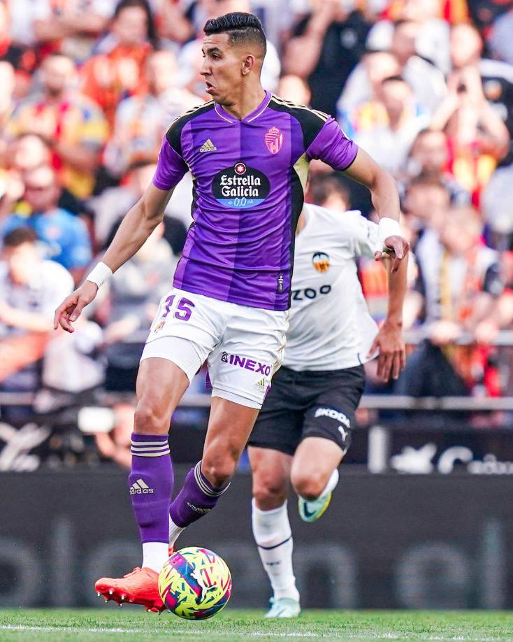 El jugador Jawad El Yamiq ha puesto fin a su etapa en el Real Valladolid después del acuerdo alcanzado con el Al-Wehda, de la Saudi Pro League.