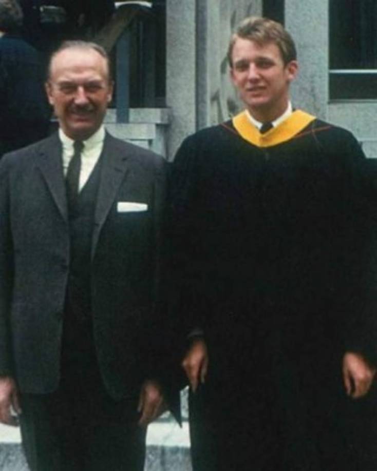 Trump se graduó en 1964 en la academia, donde alcanzó el rango de capitán e incluso vislumbró su destino: 'Un día, yo seré muy famoso', le comentó al cadete Jeff Ortenau.