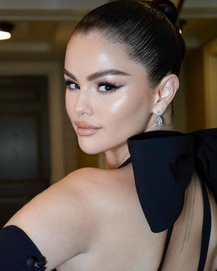 Se realizan modificaciones en la dieta para evitar desequilibrios en la microbiota. De acuerdo con Mayo Clinic, los factores de riesgo para el sobrecrecimiento bacteriano del intestino delgado (SIBO) son:Cirugía gástrica, Defectos estructurales en el intestino delgado, Lesiones en el intestino delgado, Fístulas entre dos segmentos del intestino, Enfermedades como la enfermedad de Crohn, linfoma intestinal o esclerodermia que afectan el intestino delgado, Radioterapia en el abdomen, Diabetes, Diverticulosis en el intestino delgado y Adherencias causadas por una cirugía abdominal previa.