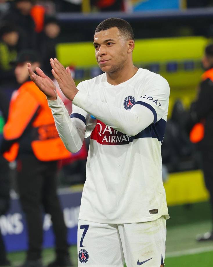 “Hemos intentado circular más para intentar llegar en alguna ocasión muy clara y, sobre todo, no recibir un gol”, continuó el exseleccionador de España.