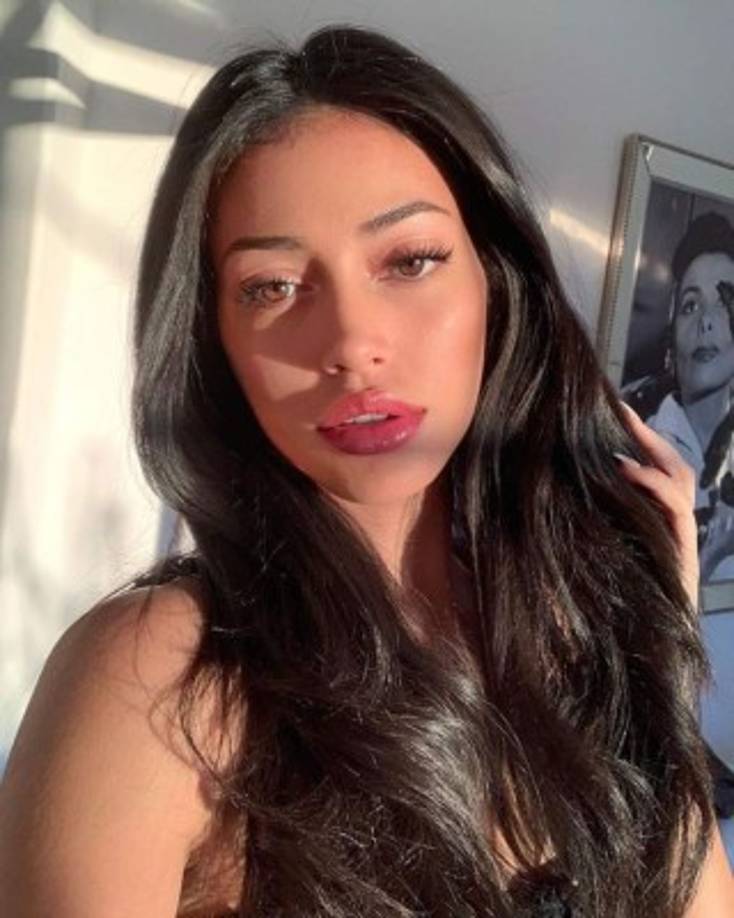 Gracias a Justin Bieber, Cindy Kimberly pasó de ser niñera a modelo solicitada que viaja por todo el mundo, codeándose con celebridades.<br/><br/>