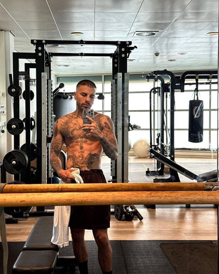 ”El montaje del espectáculo en nuestro país ya estaba listo y preparado para recibirlo en su actuación de este sábado. Esto con respecto a la producción y solicitud acordada y solicitada por el propio staff del artista. “Como empresa responsable, y con más de 30 años de experiencia en la producción de espectáculos masivos en Latinoamérica, queremos informar al público que compró sus boletos para el espectáculo, que en los próximos días compartiremos todos los detalles para el reintegro del dinero”, reza el comunicado enviado por Move Concerts.