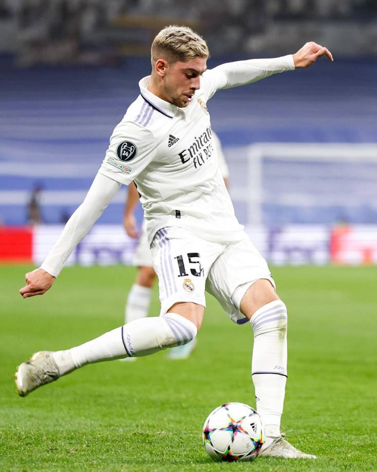 Fede Valverde - El uruguayo formará por la derecha. Reforzará el centro del campo, será el mejor guardaespaldas de Sergio Busquets y tratará de sumar en ataque.