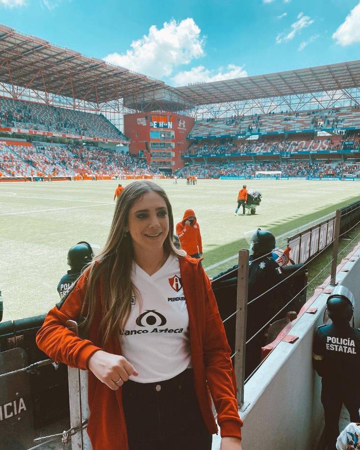 Ashley González es reportera de Azteca Deportes y no oculta su gran amor por el Atlas.