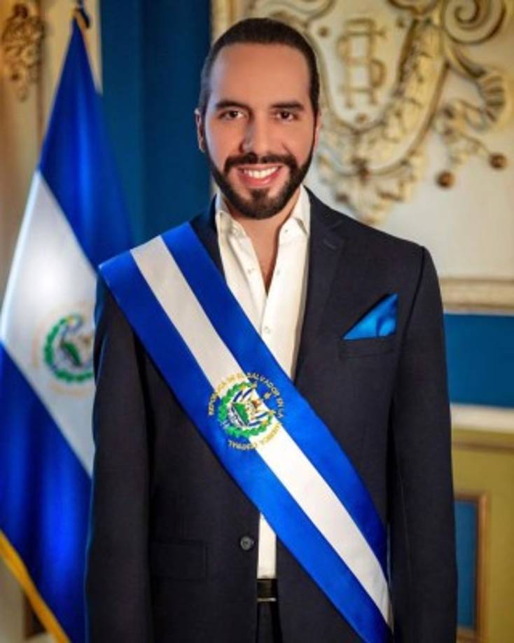 Aunque para el mandatario salvadoreño hacerle frente al coronavirus es prioridad, no se olvida de su jovialidad y se ha unido a la moda de los cambios de género por medio de la FaceApp.