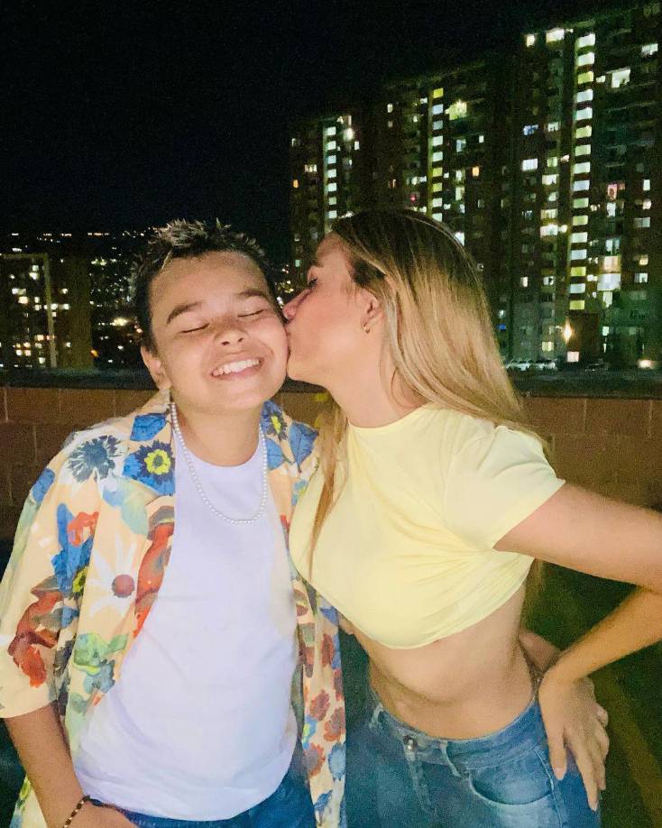 El mayor de todos los detalles que recibió fue en septiembre de 2022, cuando Maluma lo sorprendió obsequiándole una casa para que el niño pudiera vivir allí junto a su familia.