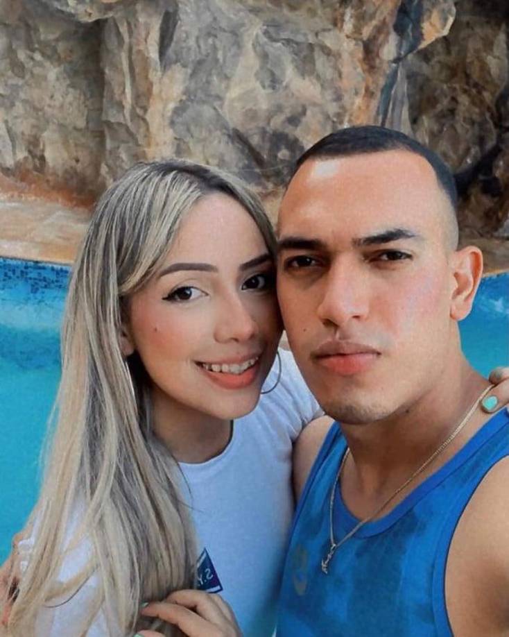 Dora Martínez es la bella novia del volante hondureño Devron García, quien milita en el Real España.