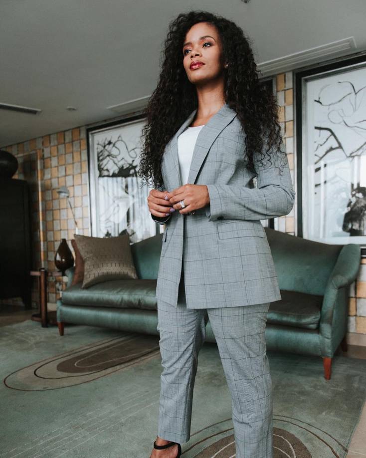 Bester y Magudumana fueron detenidos a principios de abril en Arusha, una ciudad de Tanzania, cuando se cree que se dirigían a la frontera con Kenia, junto con otro presunto cómplice. La pareja fue llevada de regreso a Sudáfrica en un avión fletado especialmente y puesta bajo custodia.